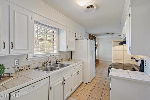 805 Normandy Dr, Clinton, MS 39056 photo 10