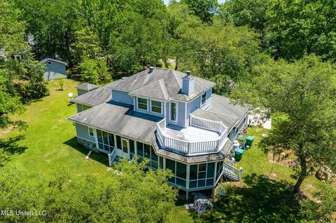 2004 Lauban Ln, Gautier, MS 39553