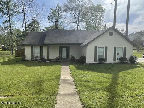937 W Lake Dockery Rd, Byram, MS 39272