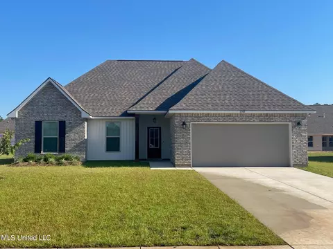 11505 Memphis Cir, Ocean Springs, MS 39564