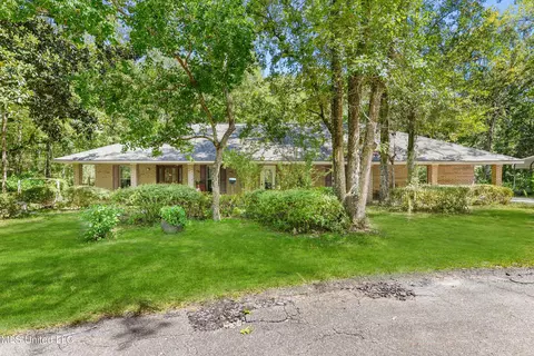5496 Whetstone Rd, Biloxi, MS 39532