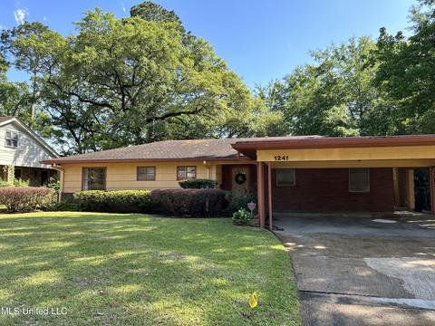 1241 Belvoir Pl, Jackson, MS 39202 photo 1