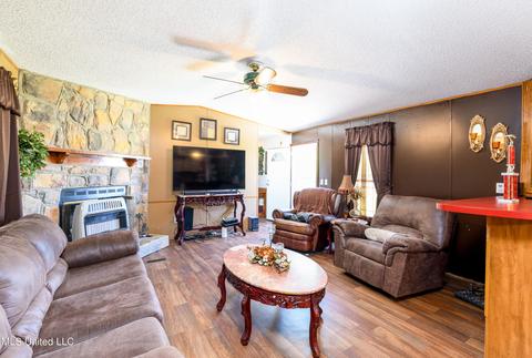 74 Connie Ross Rd, Como, MS 38619 photo 6