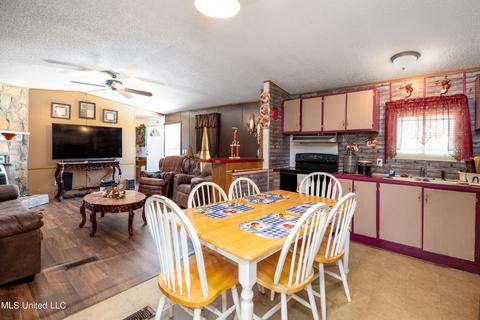 74 Connie Ross Rd, Como, MS 38619 photo 9
