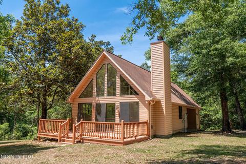 96 Holloway Rd, Carriere, MS 39426