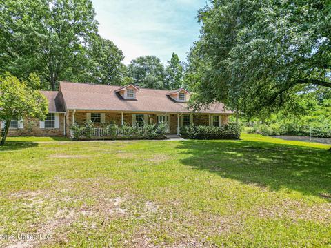 19226 Carson Rd, Biloxi, MS 39532