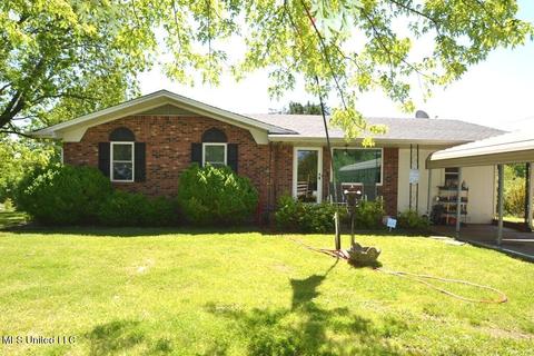 400 Turner Cv, Holly Springs, MS 38635