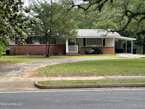 736 Mill St, Lucedale, MS 39452