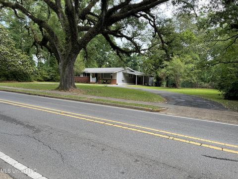 736 Mill St, Lucedale, MS 39452 photo 4