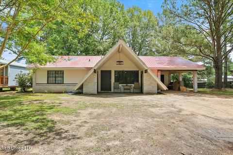 192 R T Braddy Rd, Florence, MS 39073