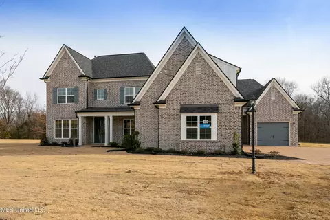 131 Cedar Crest Cv, Byhalia, MS 38611