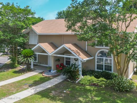 1280 Century Oaks Dr #A, Gulfport, MS 39507