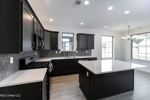 Kitchen - 3495 Kreunen St, Nesbit, MS 38651 photo 1 of 4