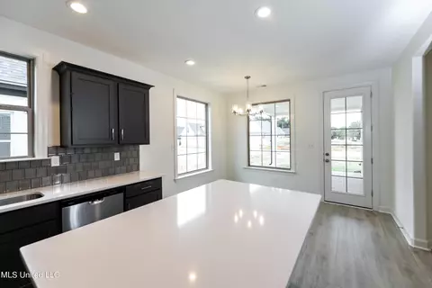 Kitchen - 3495 Kreunen St, Nesbit, MS 38651 photo 2 of 4