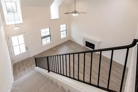 Entry Way - 3495 Kreunen St, Nesbit, MS 38651 photo 1 of 2