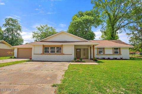 215 Fairfield Dr, Jackson, MS 39206