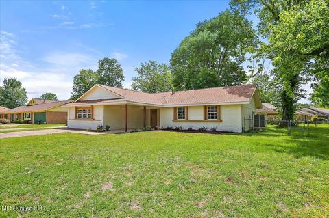 215 Fairfield Dr, Jackson, MS 39206 photo 2