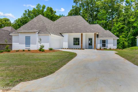 222 Crestwood Pl, Madison, MS 39110