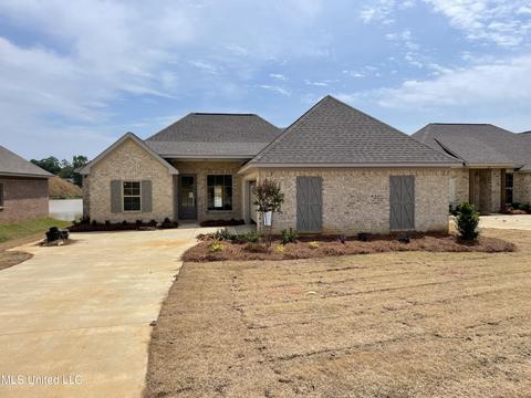 123 Serenity Ln, Pearl, MS 39208