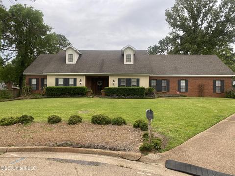 1738 Tanglewood Cv, Jackson, MS 39213