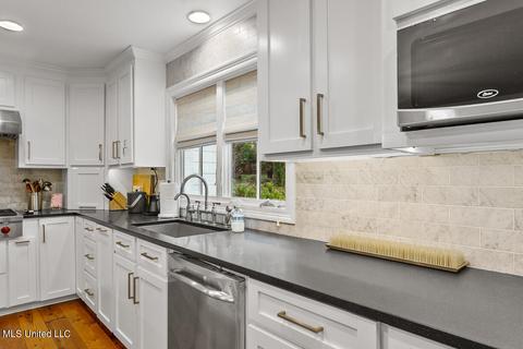 2253 E Manor Dr, Jackson, MS 39211 photo 13