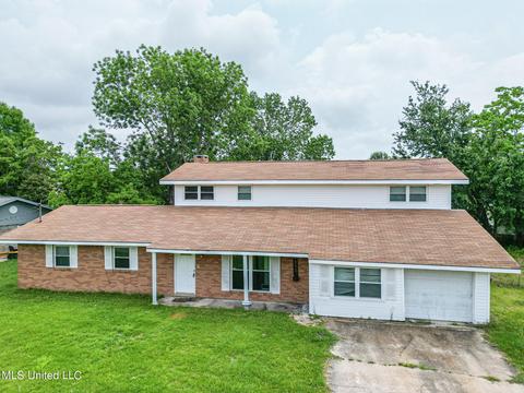 890 Rustwood Dr, Biloxi, MS 39532