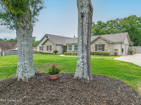 17140 Orange Grove Rd, Gulfport, MS 39503