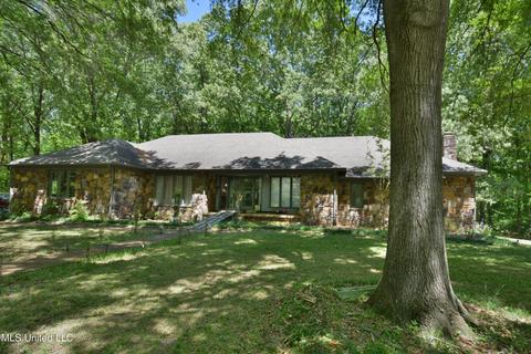 1470 Nottingham Dr, Southaven, MS 38671