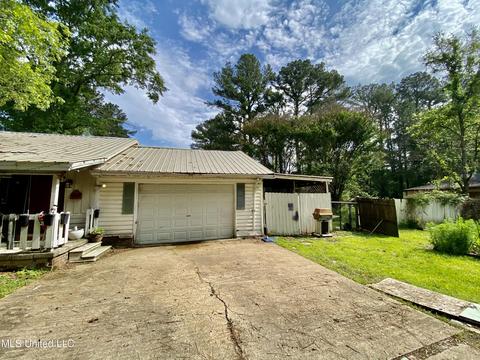 1446 Lakeview Ave, Jackson, MS 39212 photo 2