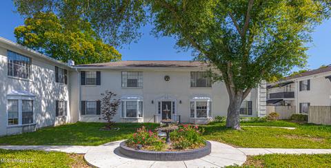 5025 Wayneland Dr #D12, Jackson, MS 39211