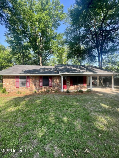 631 E Woodlawn Dr, Greenville, MS 38703