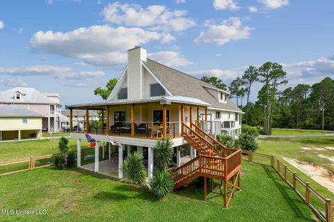 92 Pall Mall Rd, Pass Christian, MS 39571