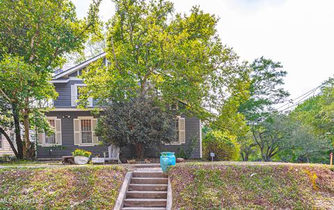 2025 Riverside Dr, Jackson, MS 39202 photo 2