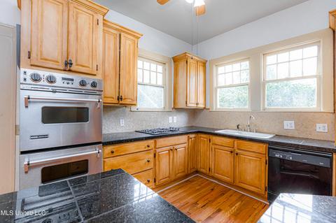2025 Riverside Dr, Jackson, MS 39202 photo 7