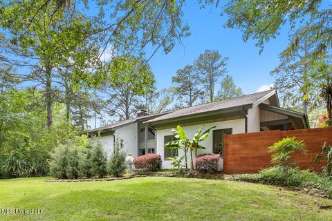 4143 N Honeysuckle Ln, Jackson, MS 39211 photo 8