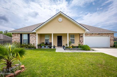 2512 Rhonda Ave, Ocean Springs, MS 39564