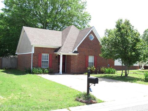 7022 Hampton Dr, Horn Lake, MS 38637