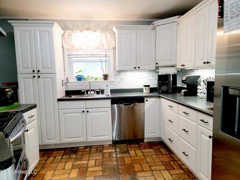 13821 Constitution Rd, Moss Point, MS 39562 photo 13