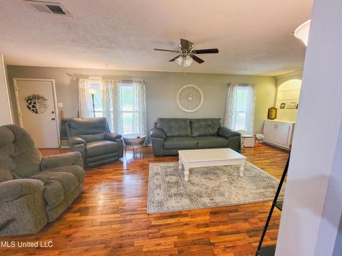 13821 Constitution Rd, Moss Point, MS 39562 photo 8