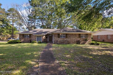 210 Riviera Dr, Jackson, MS 39211 photo 1