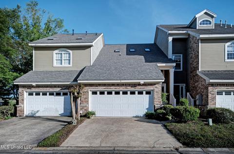 8 Bluff, Brandon, MS 39047