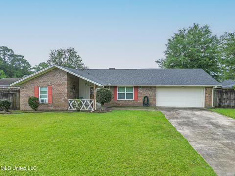 15221 Debbie Cv, Gulfport, MS 39503