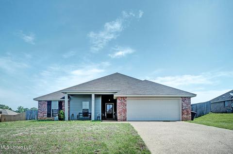 109 Grandview Dr, Byram, MS 39272