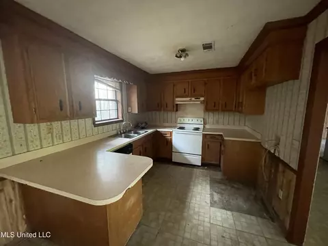 110 Bryant Ln, Magee, MS 39111 photo 2