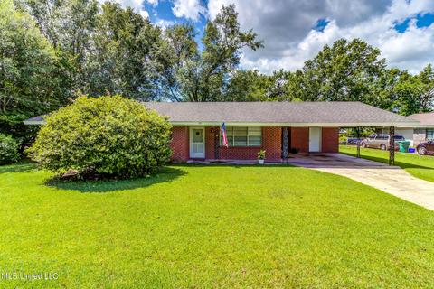 105 Gary St, Gulfport, MS 39503