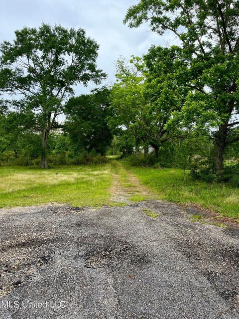 181 Jub Hickman Rd, Perkinston, MS 39573