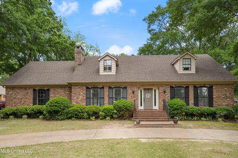 308 Cahill Dr, Senatobia, MS 38668