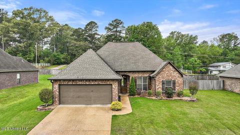 114 Choctaw Bnd, Clinton, MS 39056