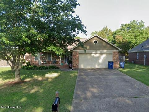 7125 Grove Park Rd, Olive Branch, MS 38654