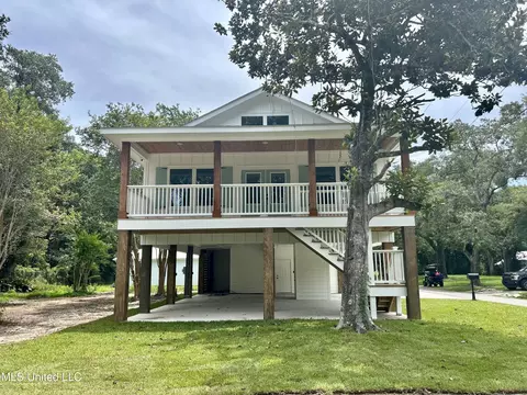 1201 Dunbar Ave, Bay Saint Louis, MS 39520